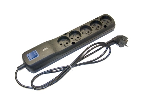 Listwa zasilająca Lestar LV-530W 5W 2,5m czarna